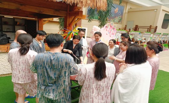 16.酒店公司舉辦4月中醫(yī)養(yǎng)生主題生日會_副本.jpg